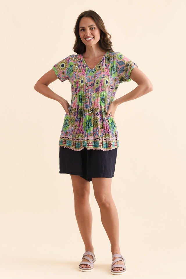 Fia Green Garden Crinkle Cotton Top,Full Body,Brunette model,alt text|model:MJ image 6