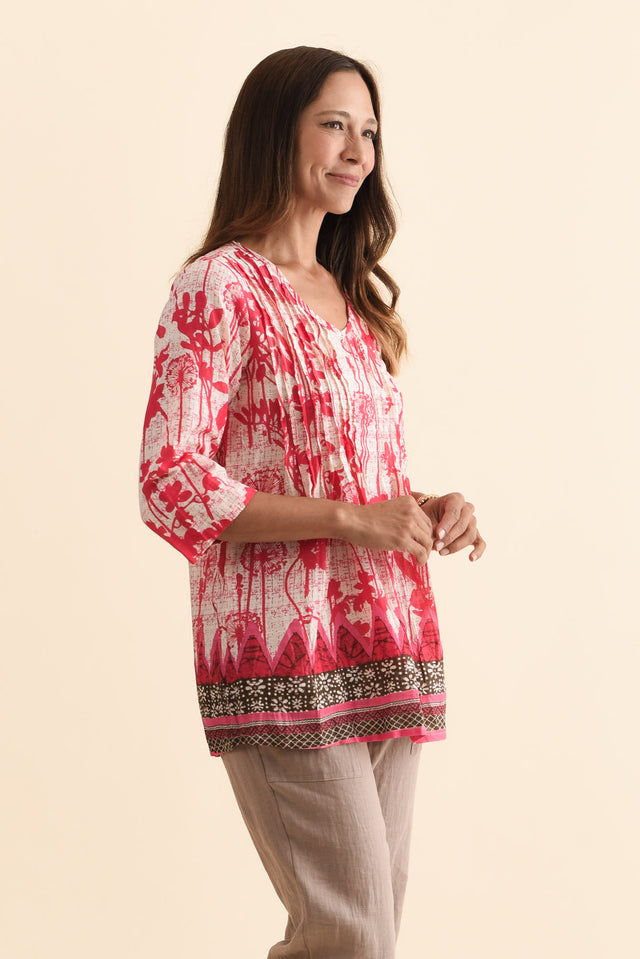 alt text|model:Cara image 3