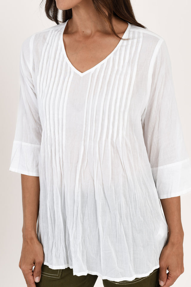 Fia White Sleeved Crinkle Cotton Top,Brunette model,alt text|model:Cara image 6