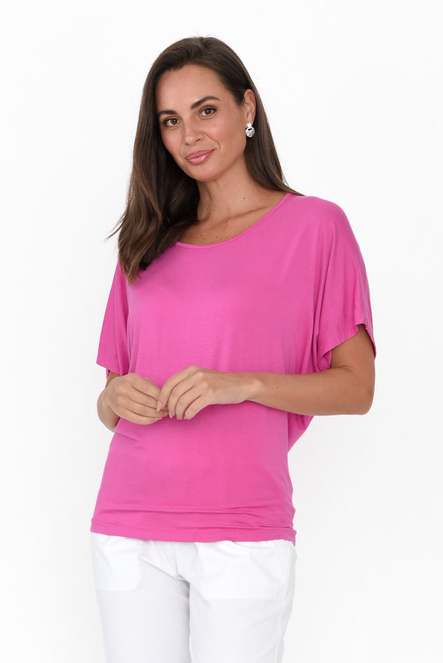 Flamingo Pink Maui Tee neckline_Round  alt text|model:MJ;wearing:AU 8 / US 4