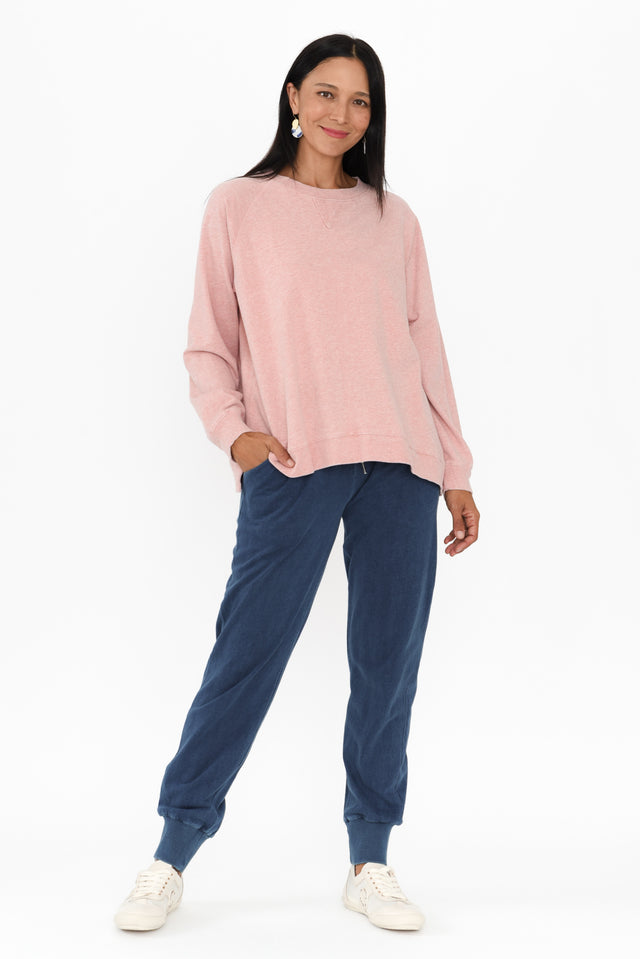 alt text|model:Cara image 3