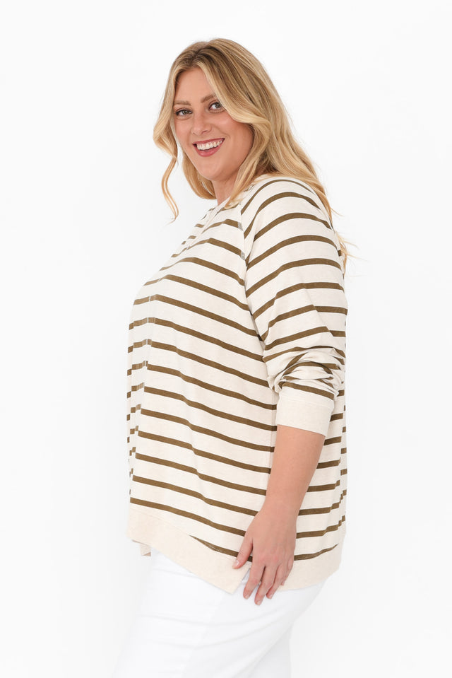 alt text|model:Caitlin image 10