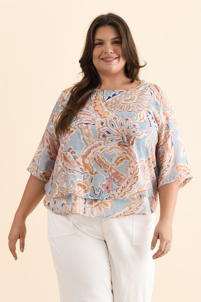 plus-size,curve-tops,plus-size-sleeved-tops,plus-size-work-edit,alt text|model:Gabby image 8