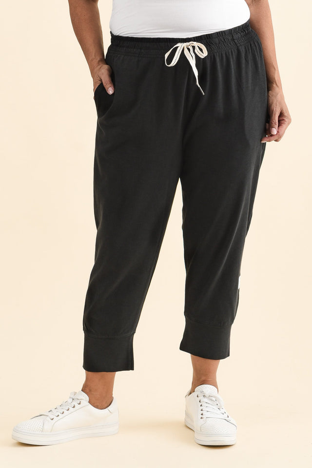 Fundamental Brunch Black Cotton Sweatpants,Brunette model,alt text|model:Pilita image 10
