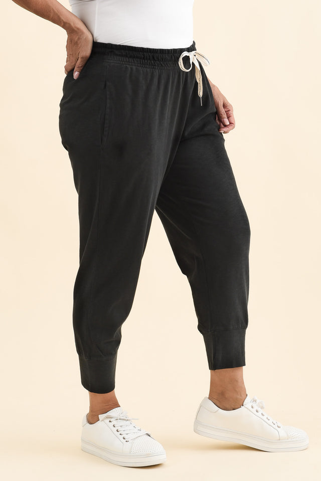 Fundamental Brunch Black Cotton Sweatpants,Brunette model,alt text|model:Pilita image 11