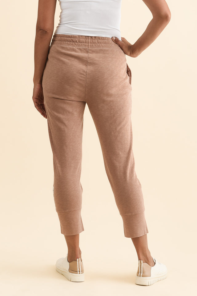 Fundamental Brunch Mocha Cotton Sweatpants,Brunette model,alt text|model:Cara image 7