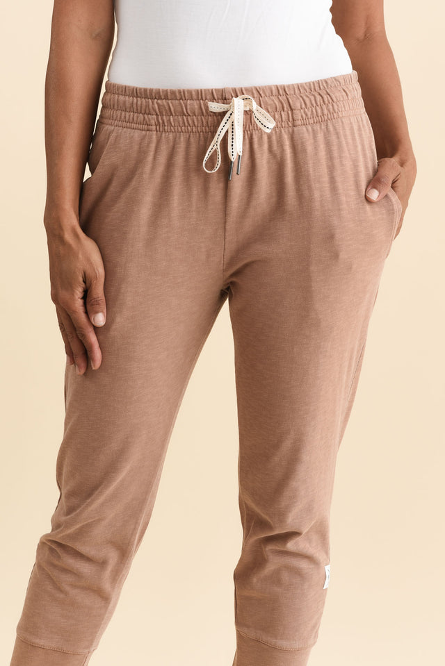 Fundamental Brunch Mocha Cotton Sweatpants,Brunette model,alt text|model:Cara image 8