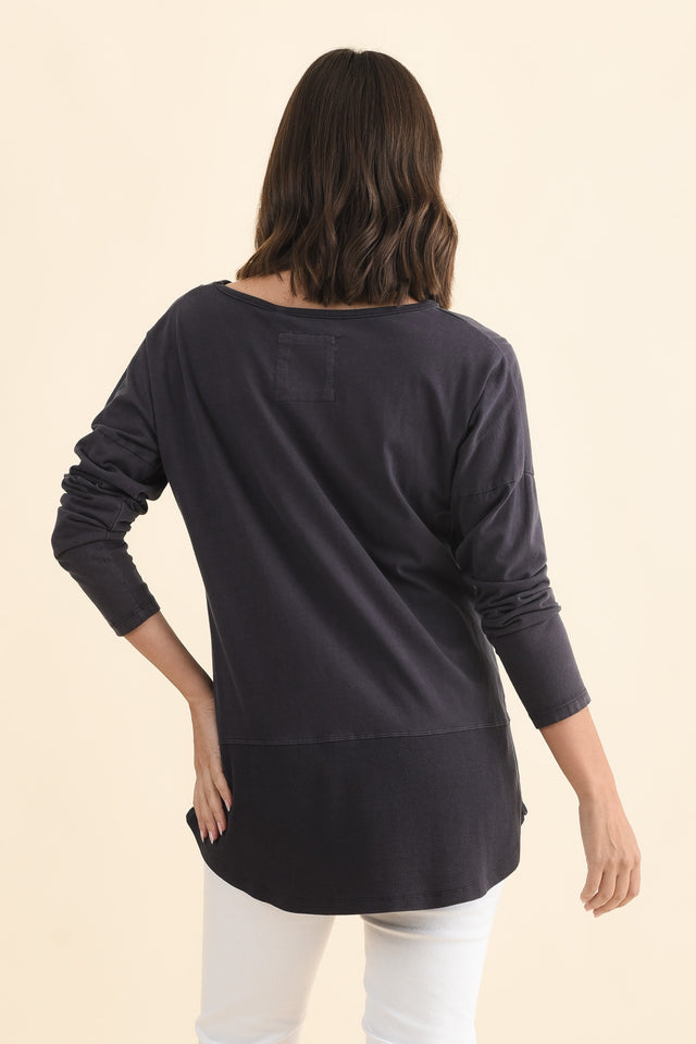 alt text|model:MJ image 5