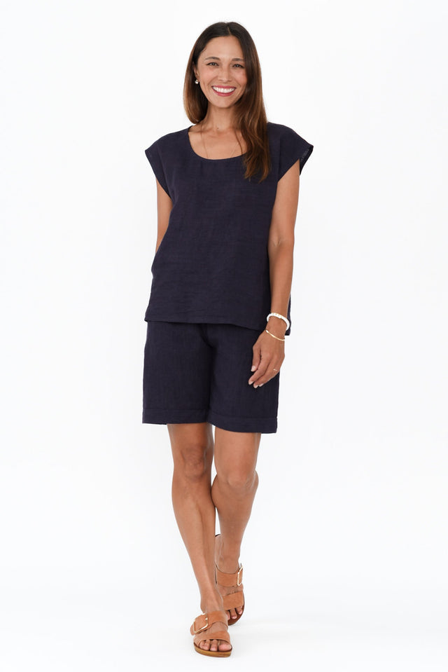 Gabriele Navy Linen Top,Brunette model,alt text|model:Cara image 7