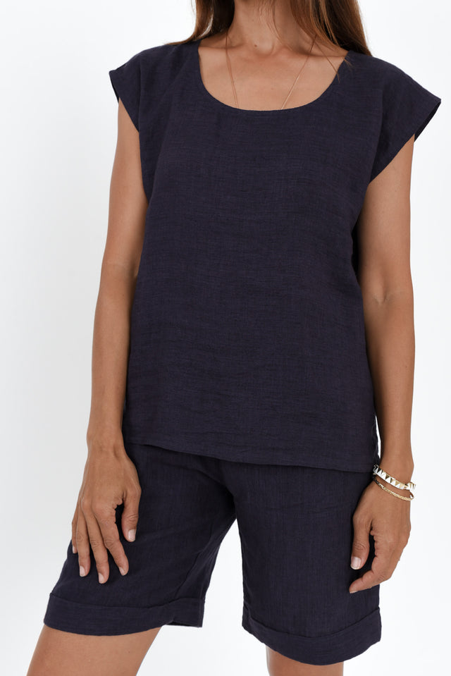 Gabriele Navy Linen Top,Brunette model,alt text|model:Cara image 6