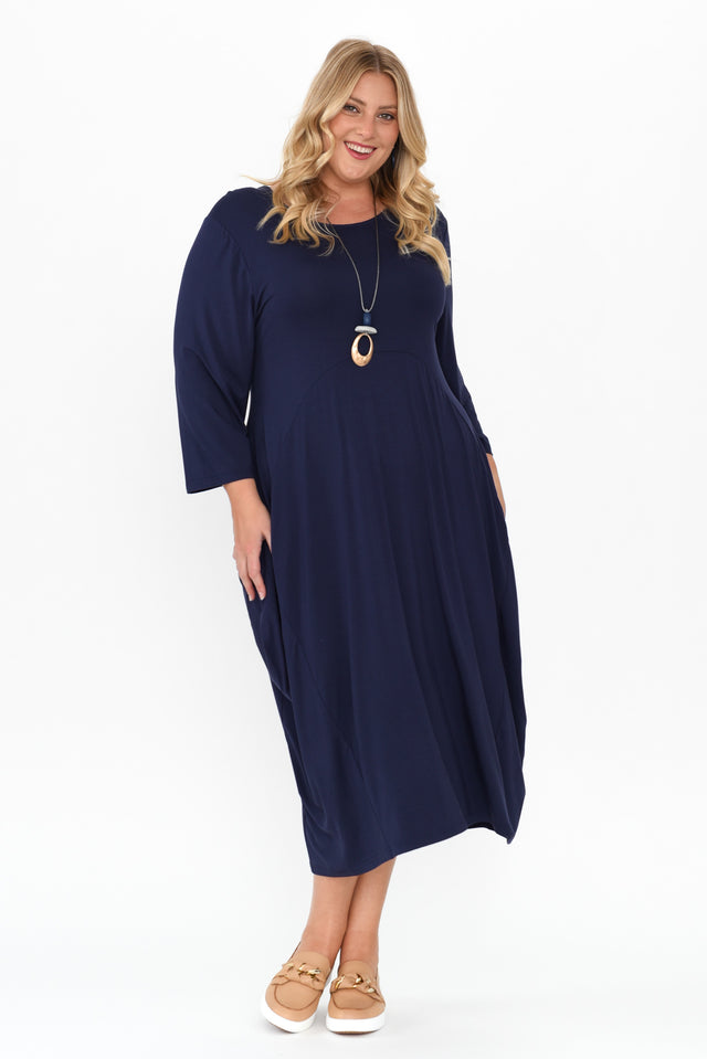 plus-size,curve-dresses,plus-size-sleeved-dresses,plus-size-below-knee-dresses,plus-size-midi-dresses alt text|model:Caitlin image 9