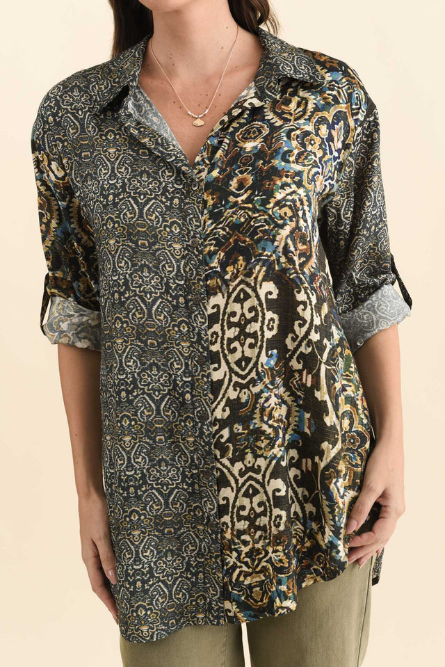 Goda Forest Green Motif Button Shirt,Brunette model,alt text|model:MJ image 7
