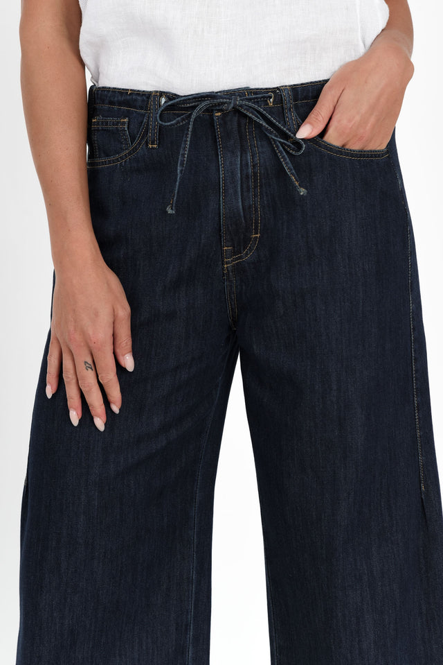 alt text|model:Brontie image 3