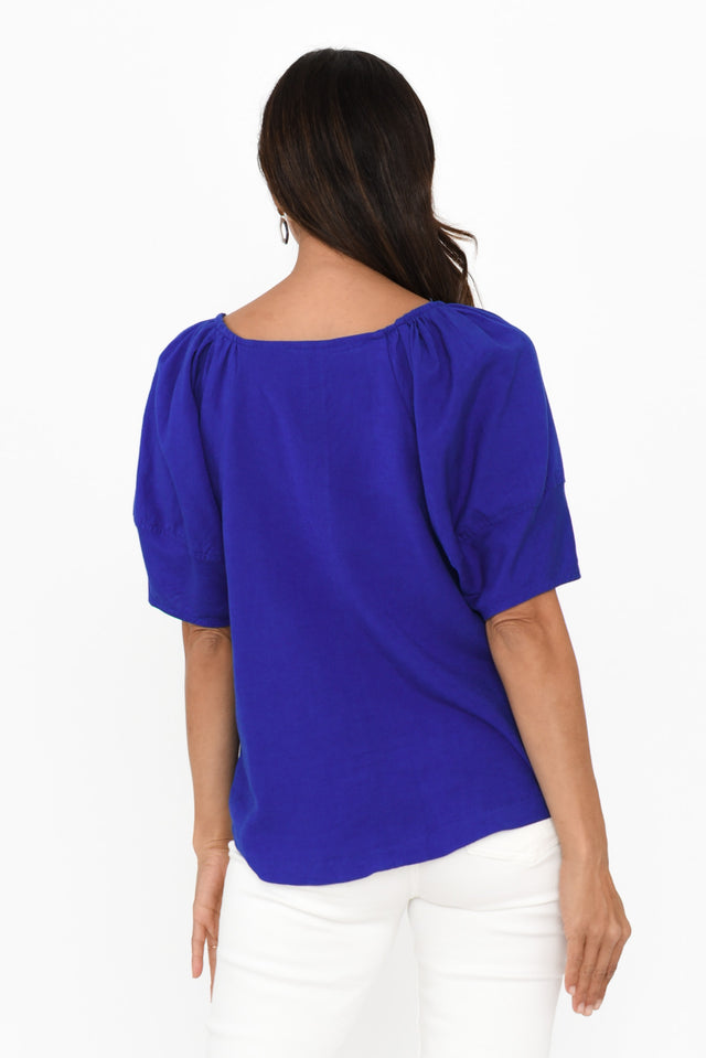 Grove Cobalt Linen Blend Top,Brunette model,alt text|model:Cara image 6