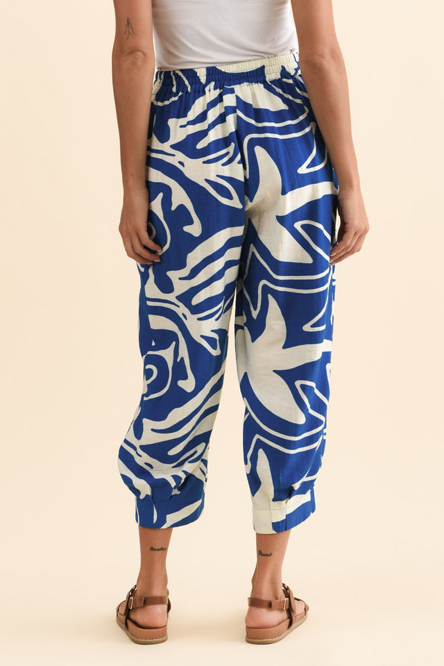 Hallie Cobalt Palm Pocket Pants,Brunette model,alt text|model:Brontie image 5