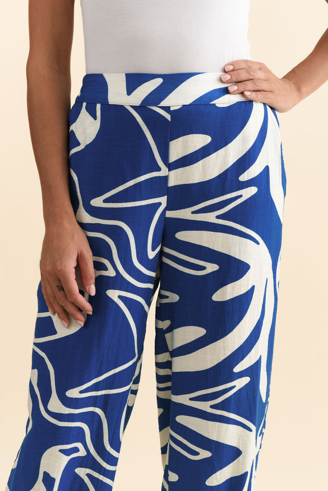 Hallie Cobalt Palm Pocket Pants,Brunette model,alt text|model:Brontie image 6