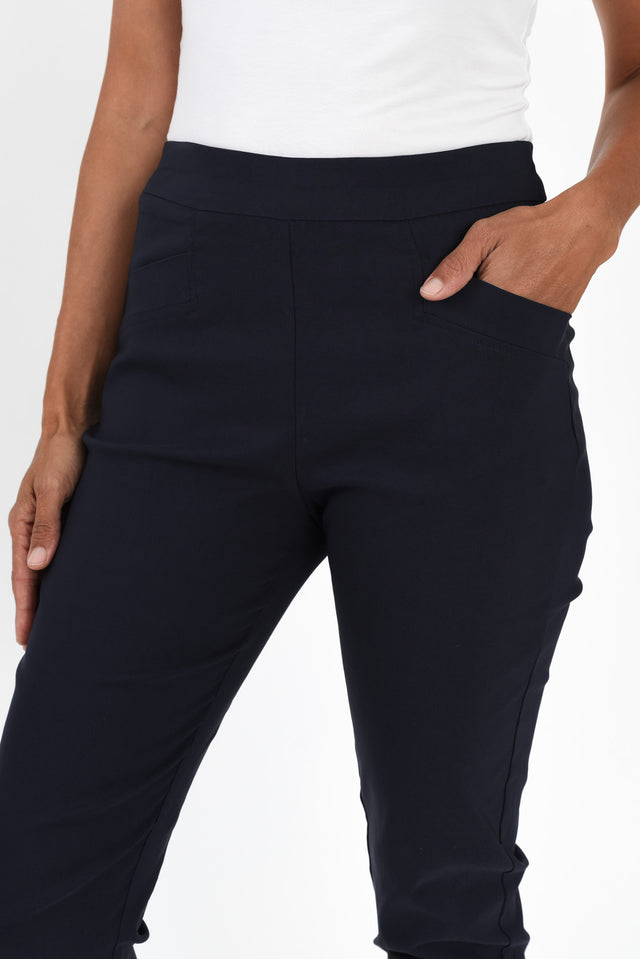 alt text|model:Cara image 4