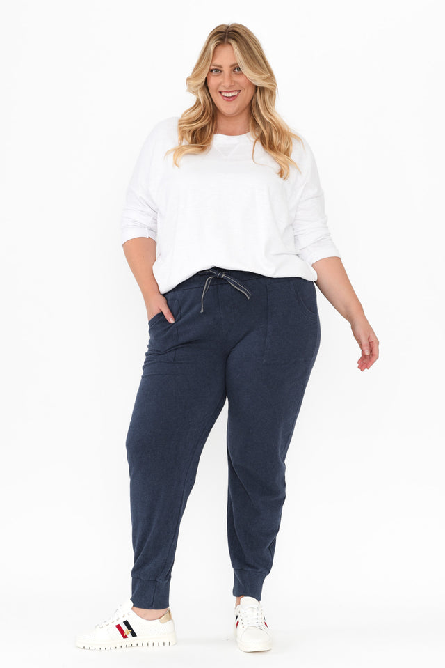 alt text|model:Caitlin image 9