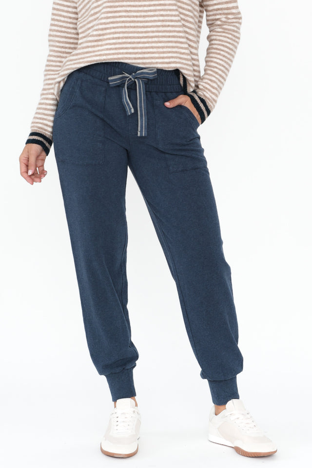 alt text|model:Brontie image 2