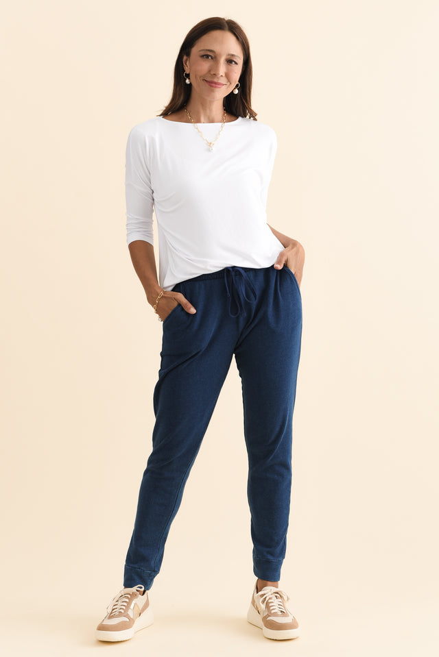 alt text|model:Cara image 7