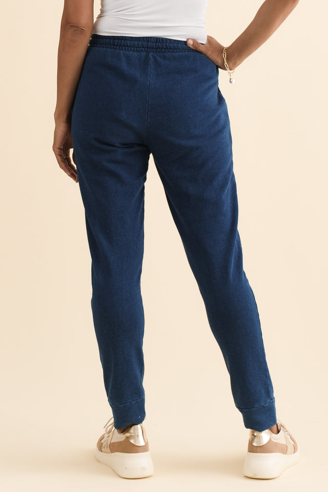 alt text|model:Cara image 5