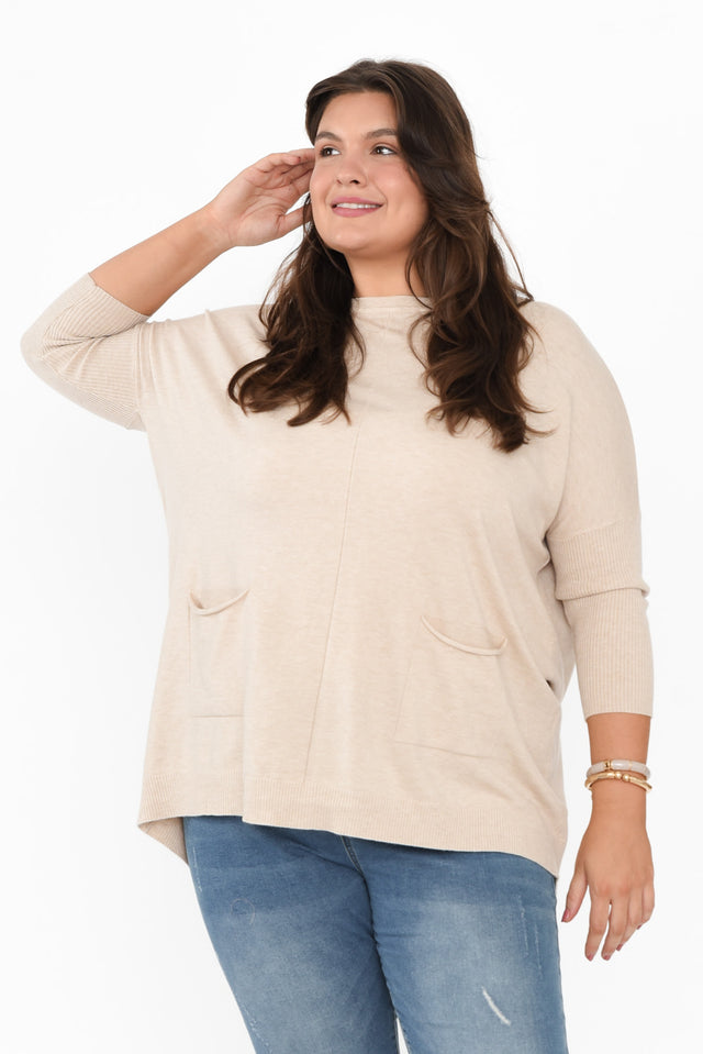 plus-size,curve-tops,plus-size-sleeved-tops,plus-size-winter-clothing,curve-knits-jackets,plus-size-jumpers,alt text|model:Gabby image 8