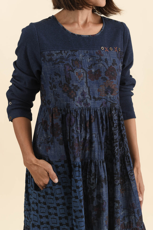 Horai Navy Patchwork Cotton Dress,Brunette model,alt text|model:Cara image 6