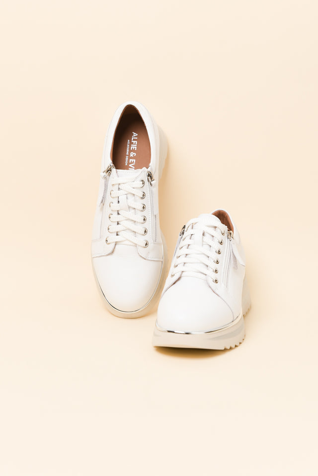 Hosting White Leather Platform Sneaker