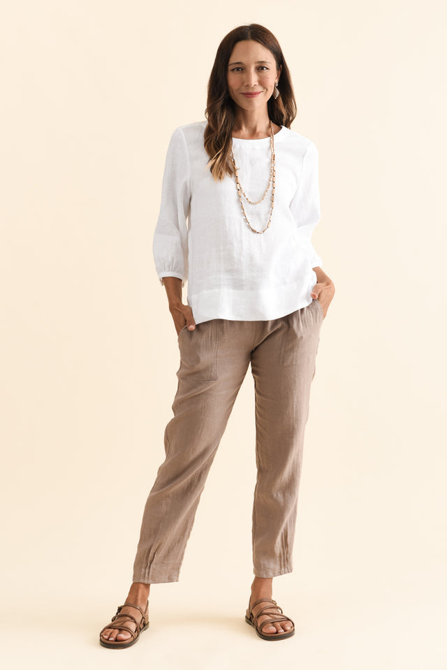 alt text|model:Cara image 7