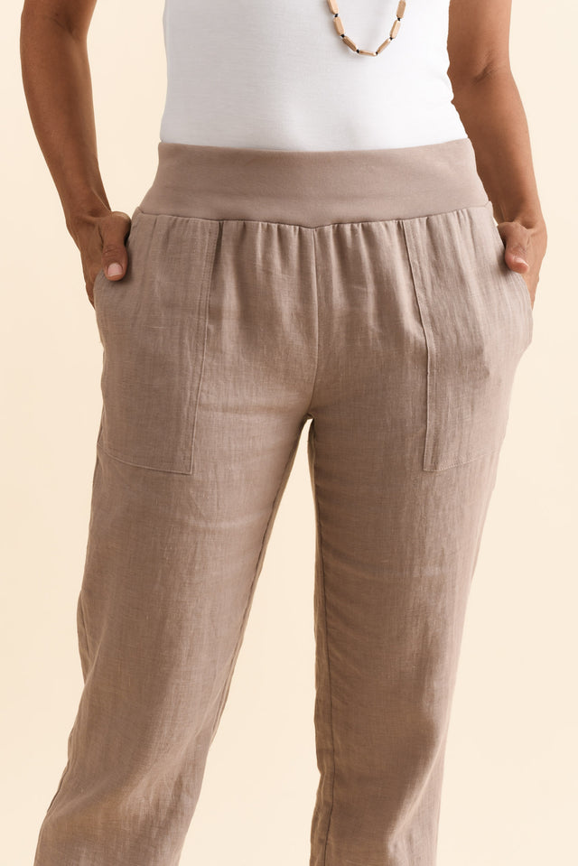 alt text|model:Cara image 6