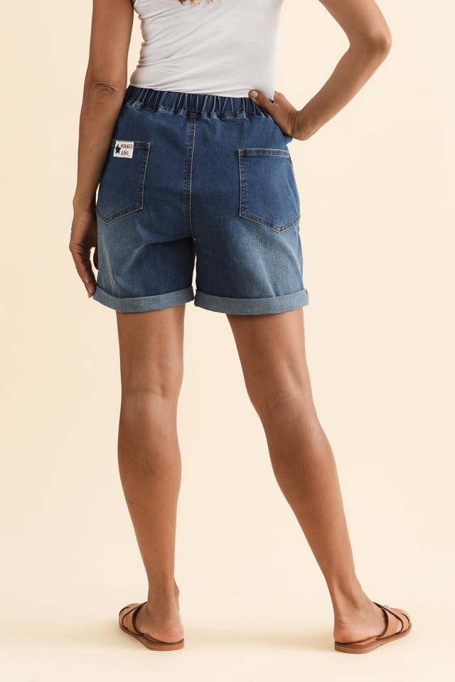 alt text|model:Cara image 6