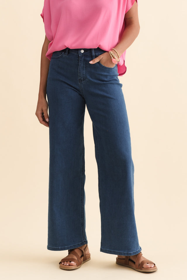 alt text|model:Brontie