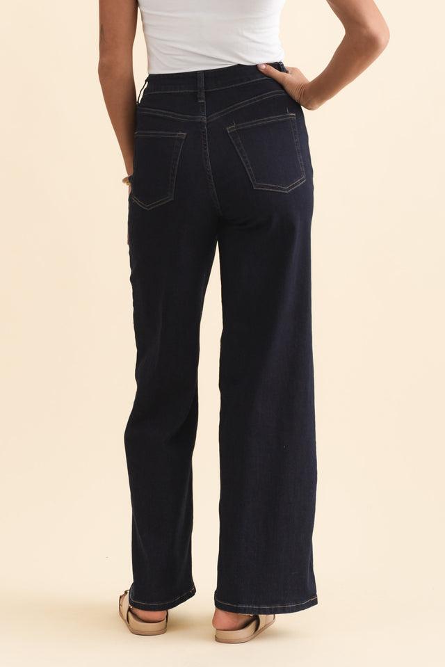 alt text|model:Brontie image 5