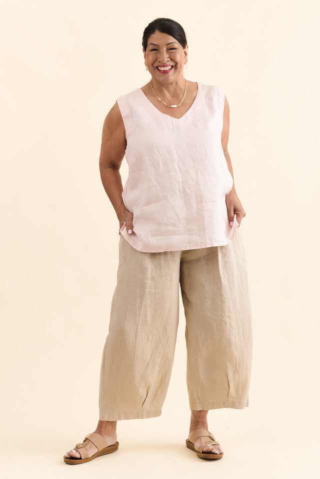 Lassie Beige Linen Barrel Pants,Full Body,Brunette model,alt text|model:Pilita image 10