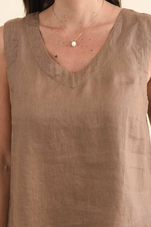 Inez Mocha Linen Tank,Brunette model,alt text|model:MJ image 7