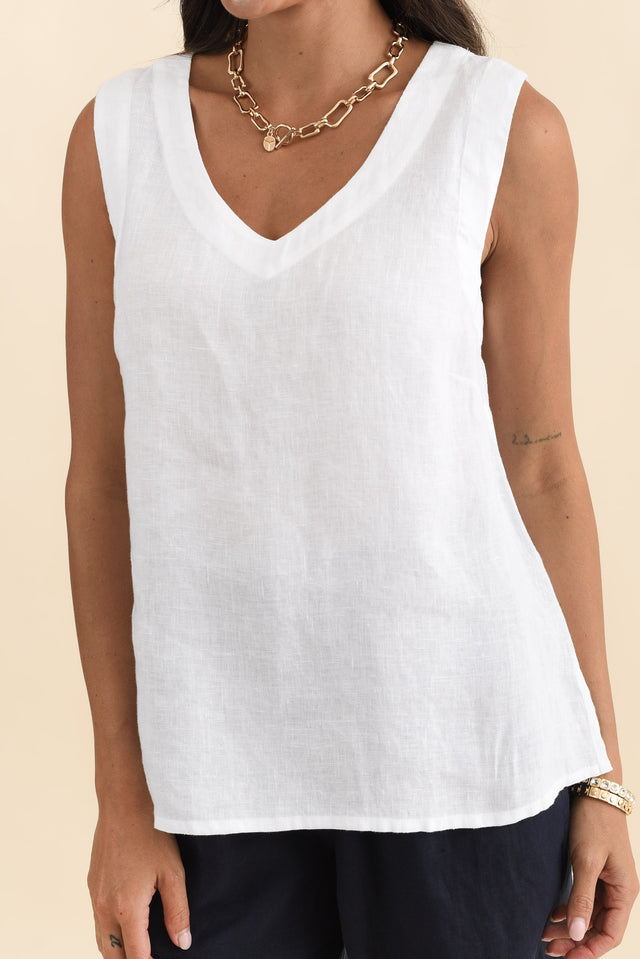 Inez White Linen Tank,Brunette model,alt text|model:Brontie image 5