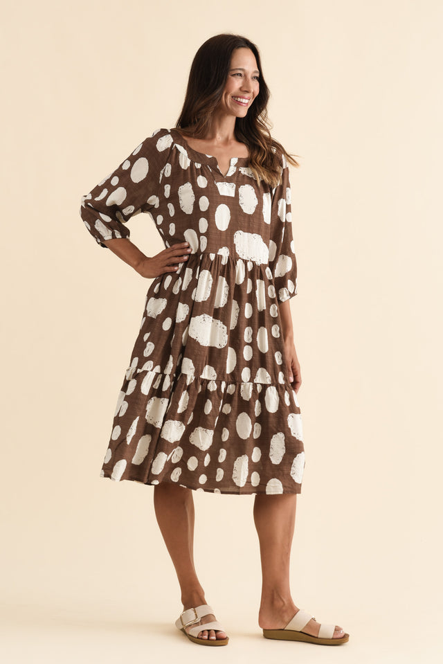 alt text|model:Cara image 4