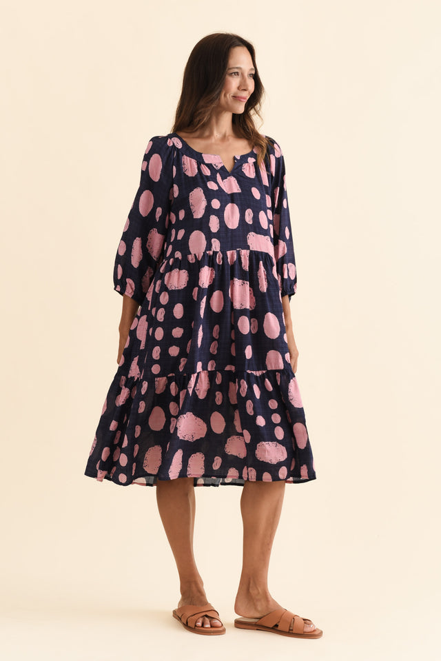 alt text|model:Cara image 4