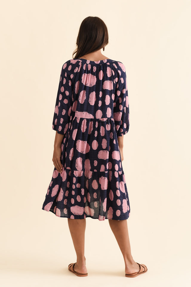 alt text|model:Cara image 4