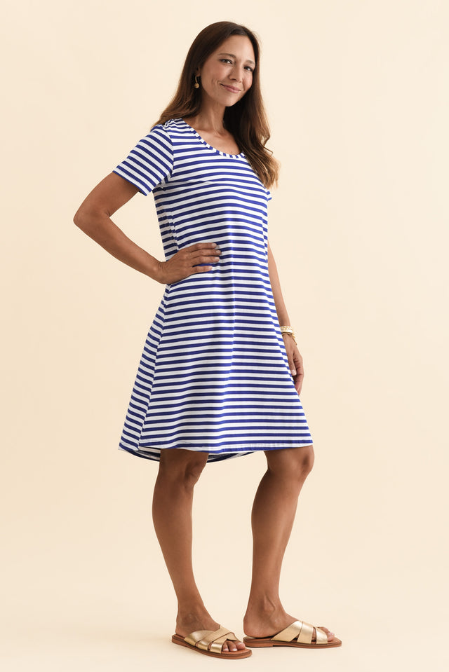 alt text|model:Cara image 3