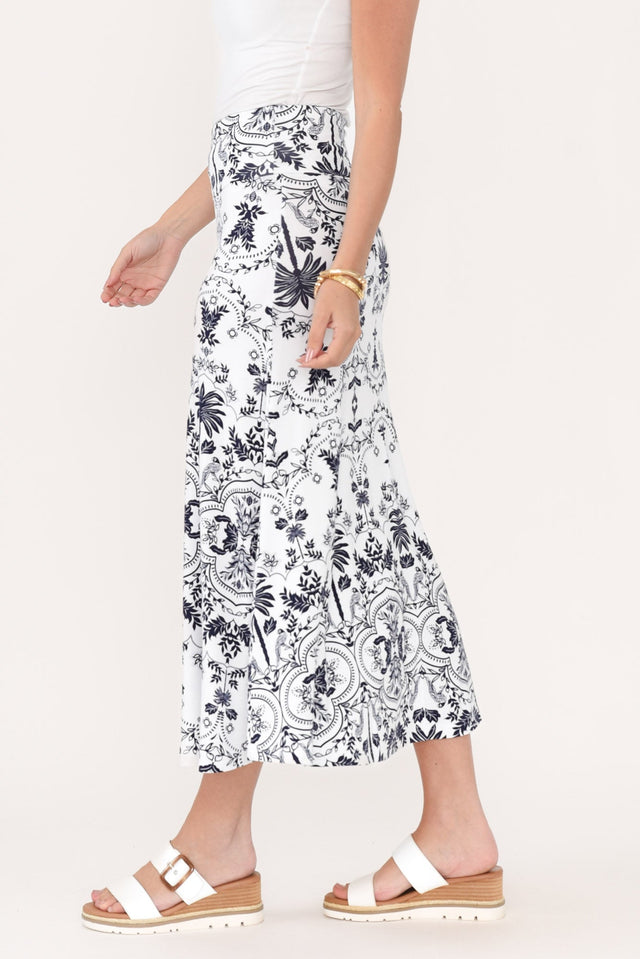 alt text|model:MJ image 4