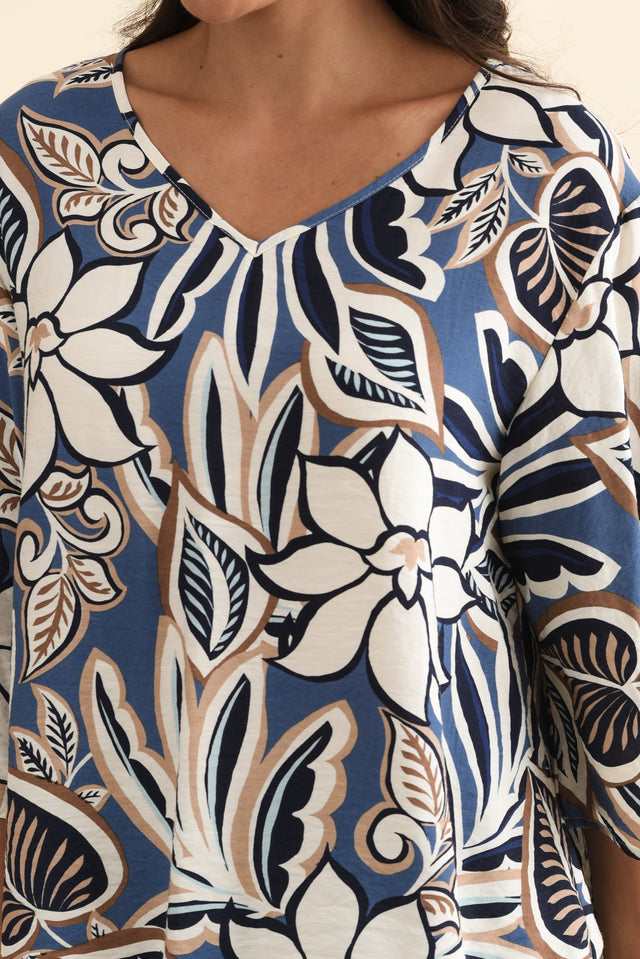 Janelle Blue Abstract V Neck Top,Brunette model,alt text|model:Brontie image 6