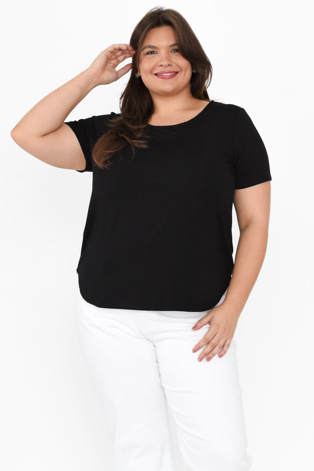 Janis Black Bamboo Tee,Brunette model,plus-size,curve-basics,curve-tops,plus-size-basic-tops,alt text|model:Gabby image 9
