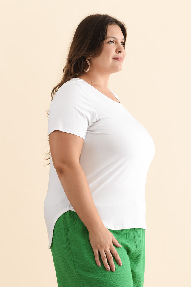 Janis White Bamboo Tee,Brunette model,alt text|model:Gabby image 16