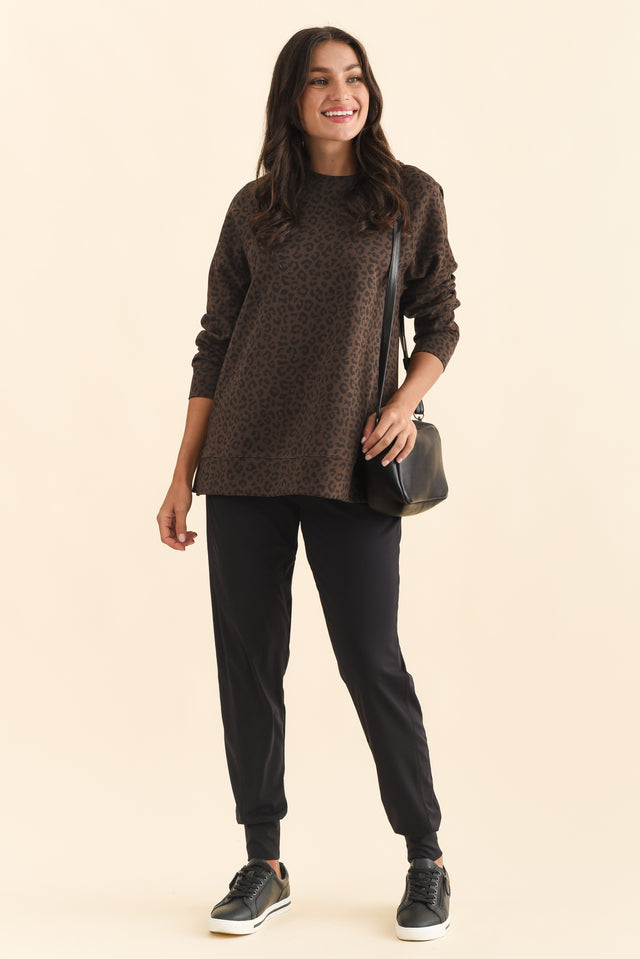 Jayden Brown Leopard Crew Sweatshirt,Brunette model,alt text|model:Brontie image 3