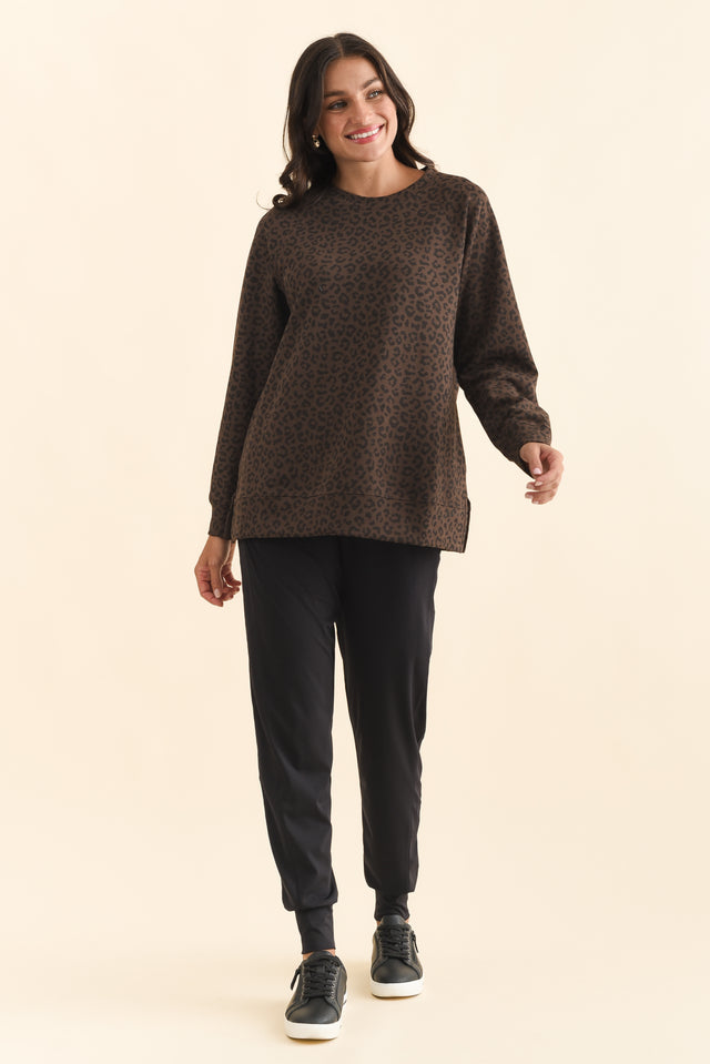 Jayden Brown Leopard Crew Sweatshirt,Brunette model,alt text|model:Brontie image 7