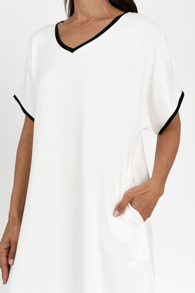 alt text|model:Cara image 7