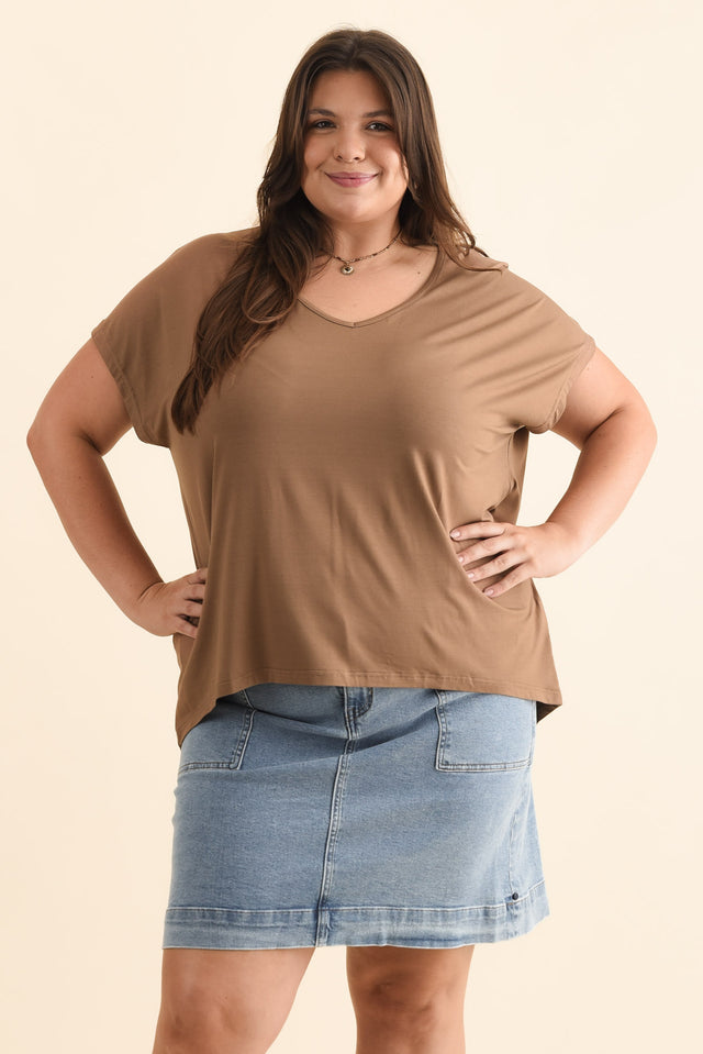 plus-size,curve-tops,alt text|model:Gabby