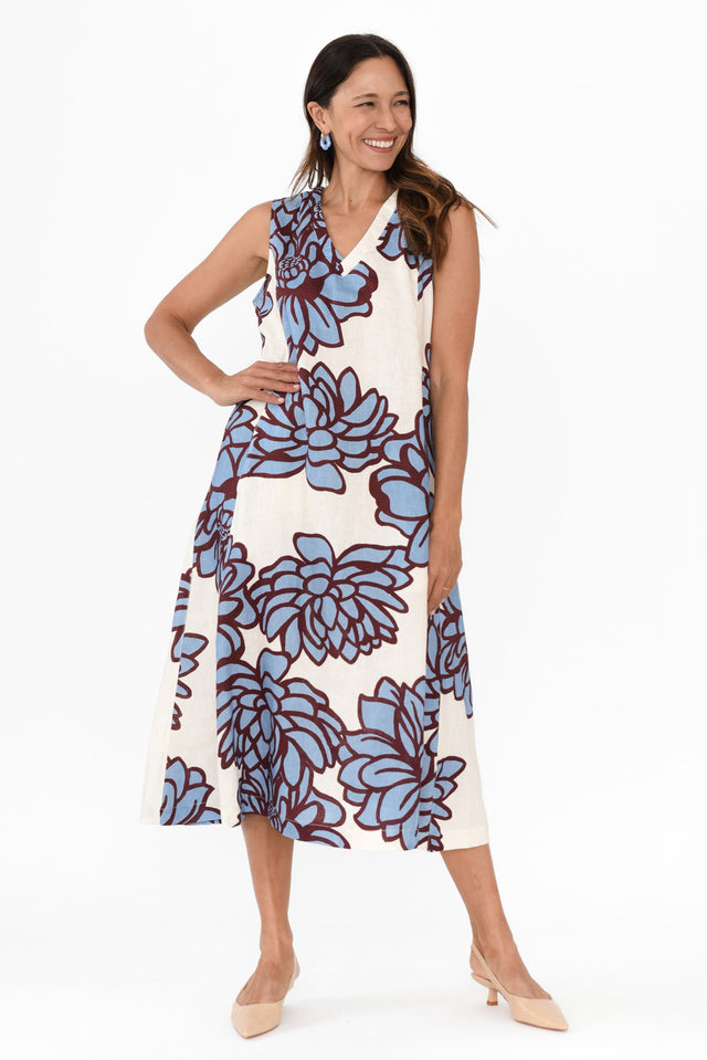 alt text|model:Cara image 3