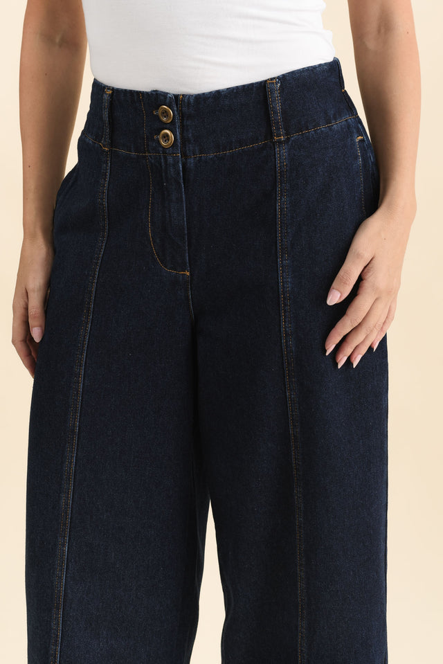 Jocelyn Dark Blue Wide Leg Jeans,Detail,Brunette model,alt text|model:MJ image 6